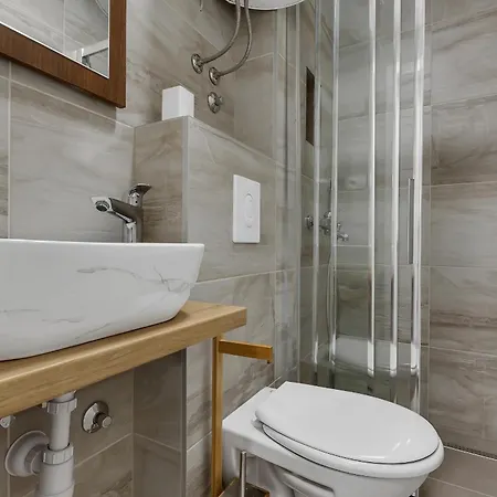 Апартаменти With Parking Space - 21544 Макарська