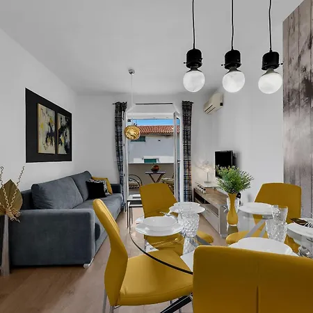 Daire With Parking Space - 21544 Makarska
