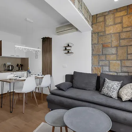 Daire With Parking Space - 21544 Makarska