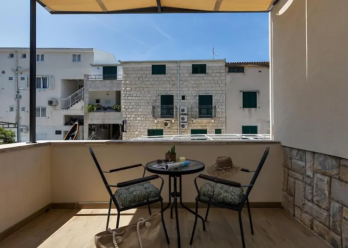 With Parking Space - 21544 Daire Makarska