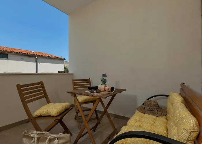 With Parking Space - 21544 Daire Makarska