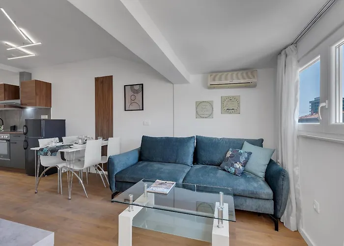 Daire With Parking Space - 21544 Makarska