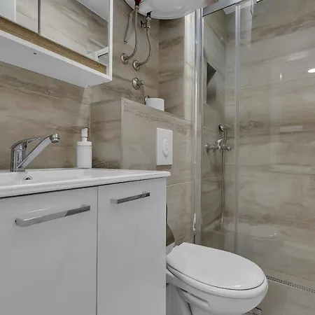 Apartman With Parking Space - 21544 Makarska