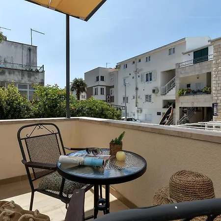 Apartman With Parking Space - 21544 Makarska