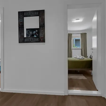 Apartman With Parking Space - 21544 *