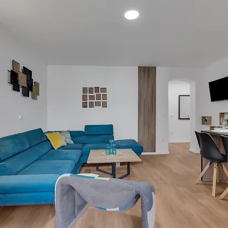 With Parking Space - 21544 Apartman *