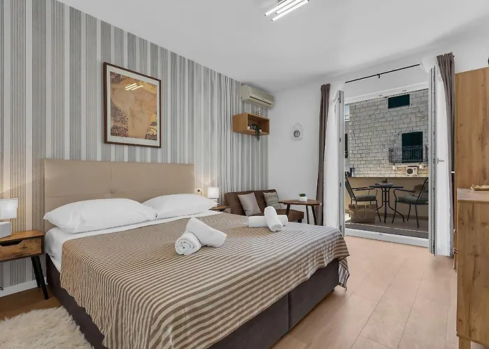 With Parking Space - 21544 Apartament