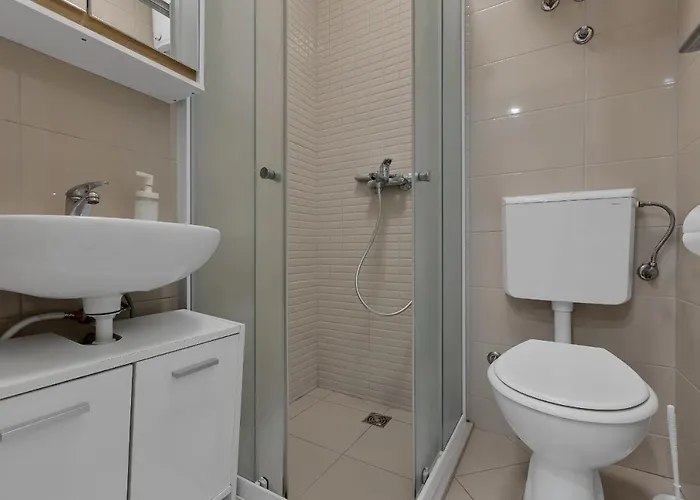 Apartament With Parking Space - 21544 *