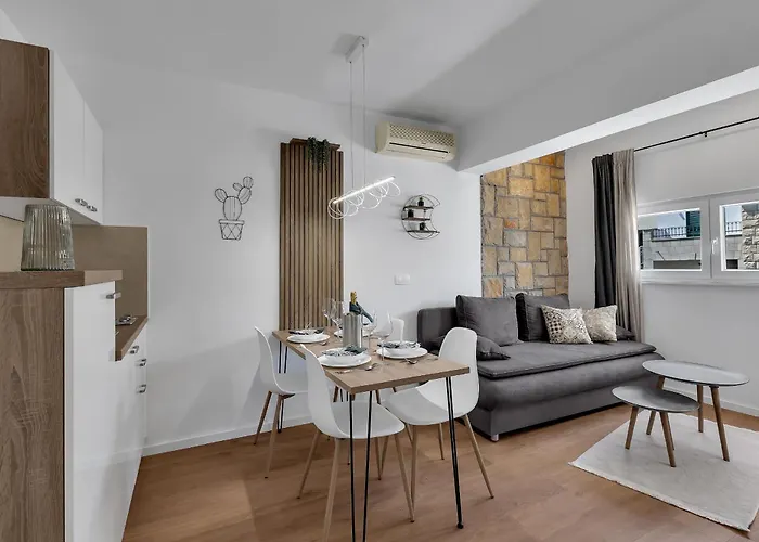 Apartament With Parking Space - 21544 *