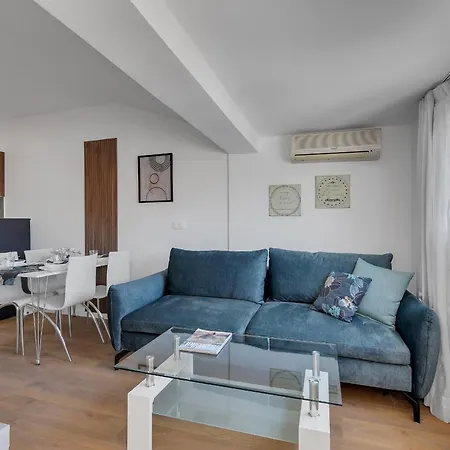 Apartman With Parking Space - 21544 Makarska