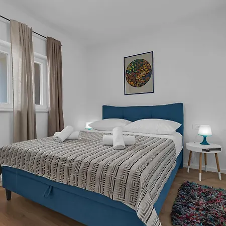 With Parking Space - 21544 Makarská