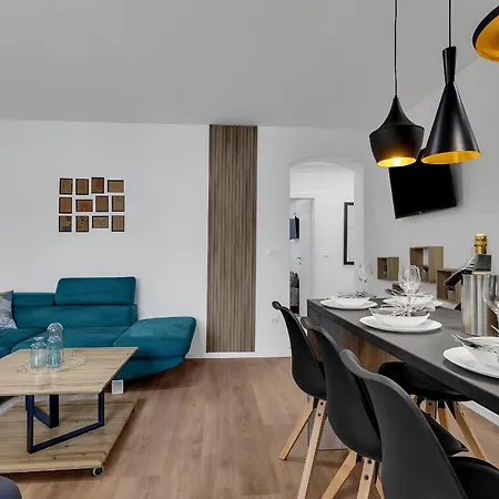 Apartman With Parking Space - 21544 *