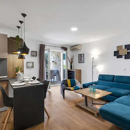 With Parking Space - 21544 Apartman