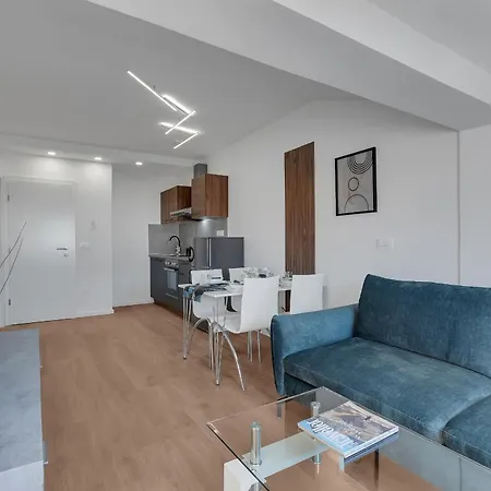 With Parking Space - 21544 Apartman *
